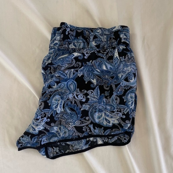 Garage Women’s Vintage Floral Print Shorts Blue/Black/White Stretchy Size L - Picture 7 of 10
